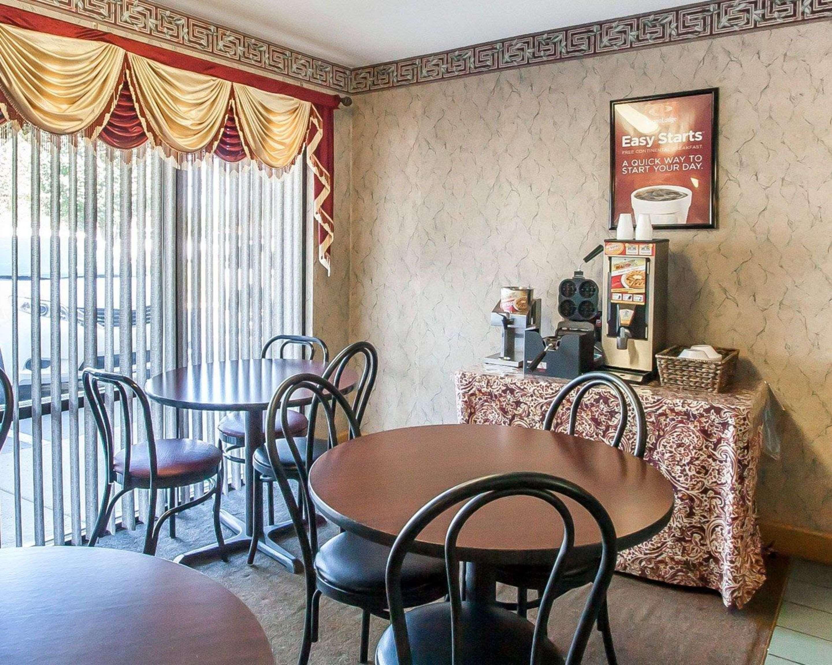 Econo Lodge Inn & Suites Мерфрисборо Экстерьер фото
