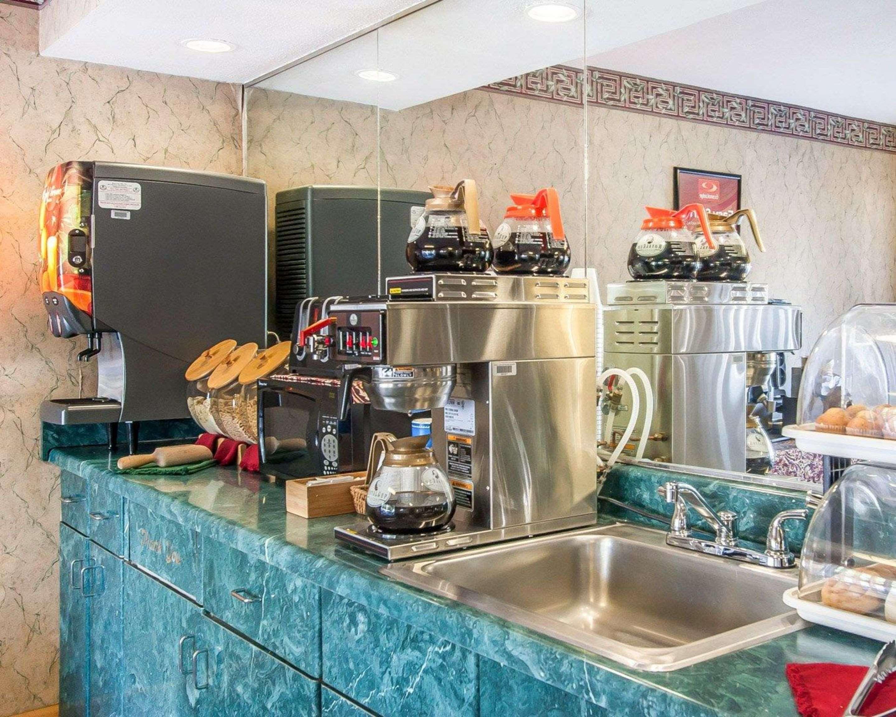 Econo Lodge Inn & Suites Мерфрисборо Экстерьер фото